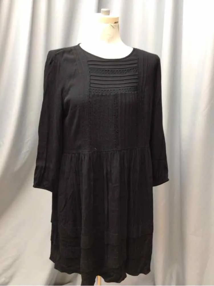 ANN TAYLOR SIZE 12 Ladies DRESS