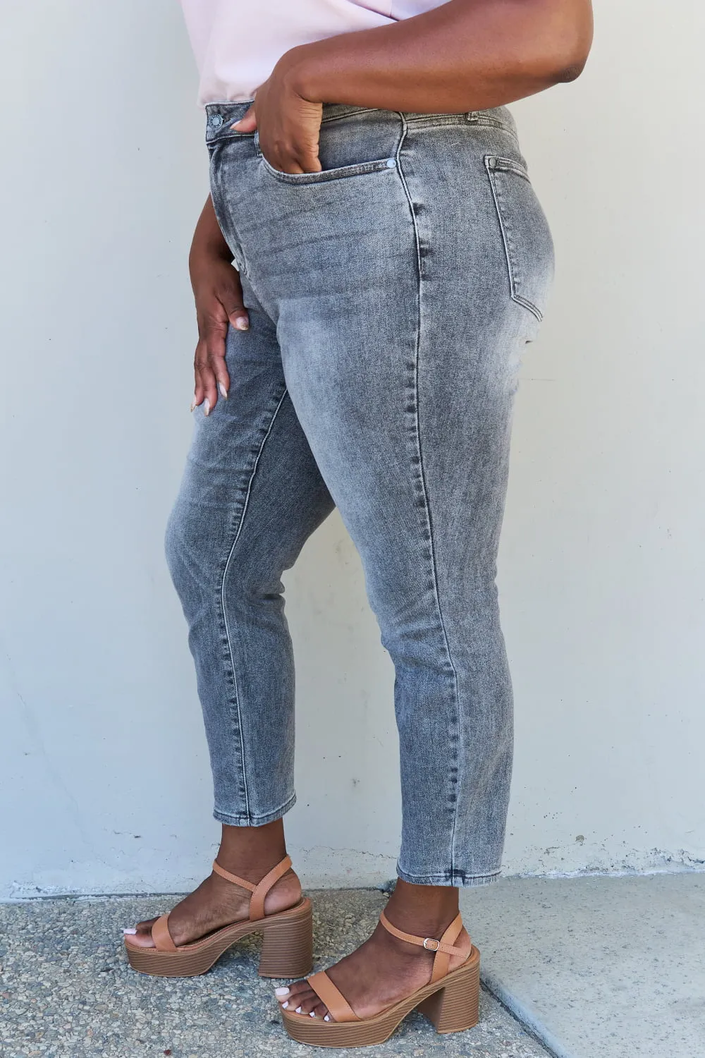 Judy Blue Racquel  High Waisted Stone Wash Slim Fit Jeans