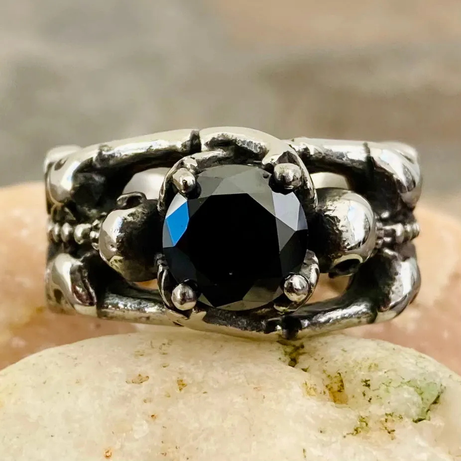 Ladies Ring - Black Ring- R119